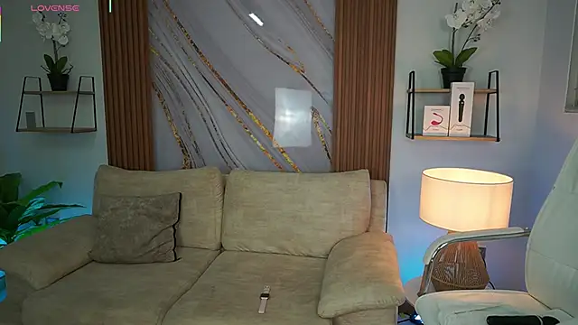 MilaCrave online show from October 2, 2025, 11:39 am