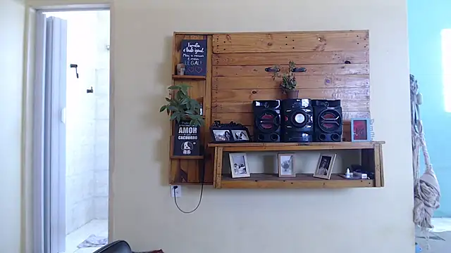 ayanahot  online show from October 29, 2025, 12:07 pm