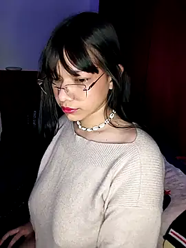 Iwarii online show from December 5, 2025, 8:12 am