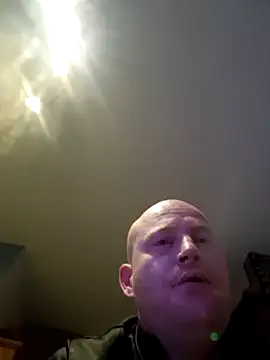 svenni2525 online show from October 22, 2025, 2:01 am