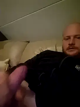 svenni2525 online show from November 10, 2025, 10:53 pm