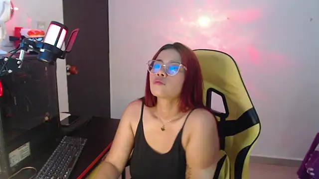 Snapshot of Scarlett_Gracee_ chatting on November 18, 2025, 4:39 am Scarlett Gracee online show from November 18, 2025, 4:39 am