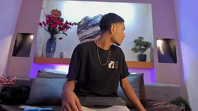 Snapshot of Adonis_WB chatting on October 11, 2025, 8:29 pm Adonis WB online show from October 11, 2025, 8:29 pm