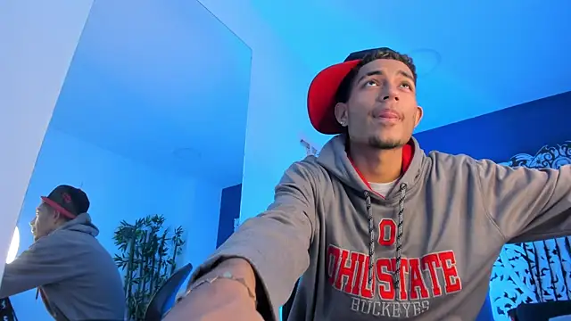 Snapshot of Adonis_WB chatting on November 3, 2025, 10:10 pm Adonis WB online show from November 3, 2025, 10:10 pm