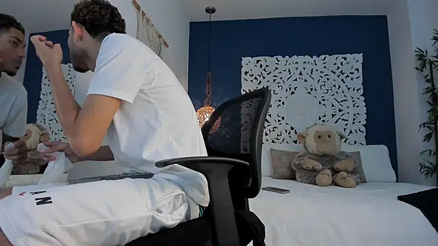 Snapshot of Adonis_WB chatting on November 5, 2025, 8:42 pm Adonis WB online show from November 5, 2025, 8:42 pm