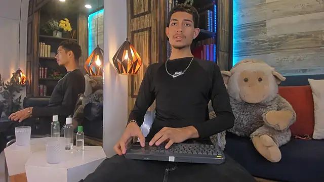 Snapshot of Adonis_WB chatting on November 15, 2025, 9:43 pm Adonis WB online show from November 15, 2025, 9:43 pm