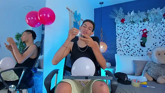 Snapshot of Adonis_WB chatting on November 28, 2025, 9:06 pm Adonis WB online show from November 28, 2025, 9:06 pm