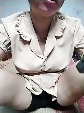 Mie rose online show from September 27, 2025, 2:11 pm