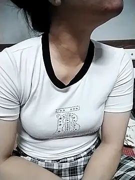 Mie rose online show from November 12, 2025, 1:11 pm