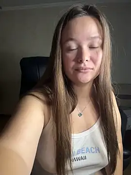 Snapshot of CaramelleSugar_ chatting on November 12, 2025, 2:39 pm CaramelleSugar online show from November 12, 2025, 2:39 pm