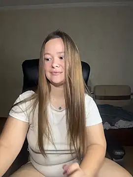 Snapshot of CaramelleSugar_ chatting on November 18, 2025, 6:01 pm CaramelleSugar online show from November 18, 2025, 6:01 pm