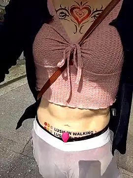 Snapshot of pink-mai chatting on September 16, 2025, 1:06 am pink-mai online show from September 16, 2025, 1:06 am