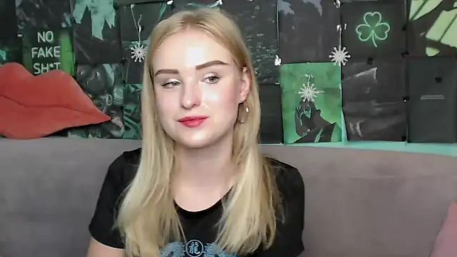 Snapshot of SofySofty chatting on September 11, 2025, 4:51 pm SofySofty online show from September 11, 2025, 4:51 pm