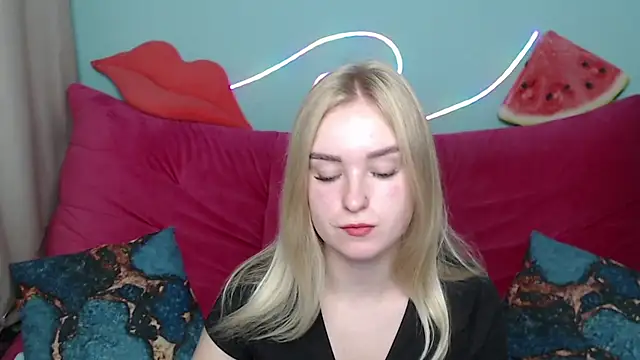 Snapshot of SofySofty chatting on November 6, 2025, 5:41 am SofySofty online show from November 6, 2025, 5:41 am