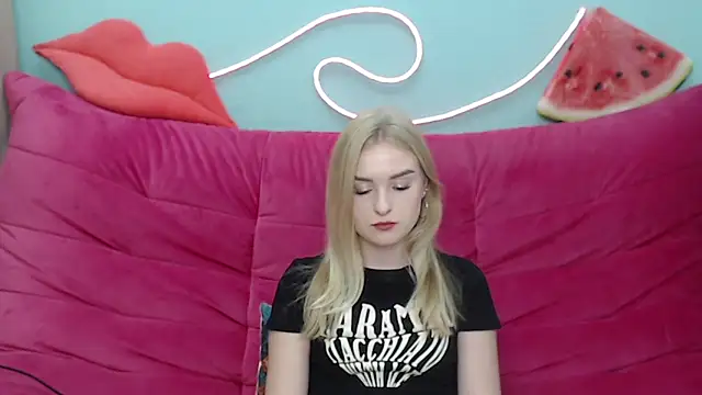 Snapshot of SofySofty chatting on November 7, 2025, 5:51 am SofySofty online show from November 7, 2025, 5:51 am