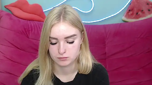 Snapshot of SofySofty chatting on November 14, 2025, 6:12 am SofySofty online show from November 14, 2025, 6:12 am