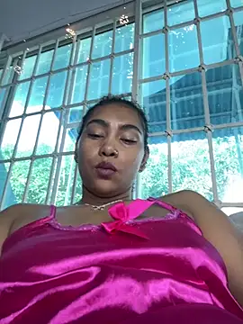 Snapshot of SophieD chatting on September 19, 2025, 1:56 pm SophieD online show from September 19, 2025, 1:56 pm
