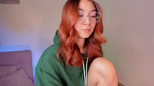 Isis-Blaze online show from September 17, 2025, 9:16 pm