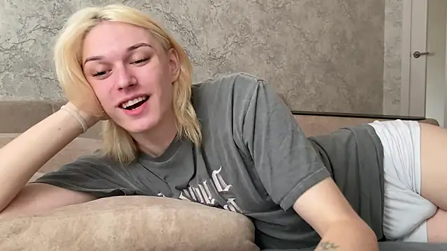 Snapshot of evelina228 chatting on September 19, 2025, 6:59 am evelina228 online show from September 19, 2025, 6:59 am