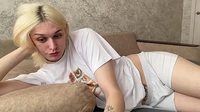 Snapshot of evelina228 chatting on September 29, 2025, 7:02 am evelina228 online show from September 29, 2025, 7:02 am