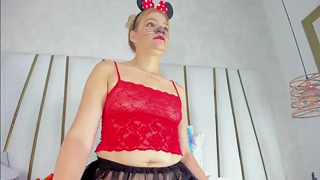 bonnie sm online show from October 25, 2025, 11:51 am