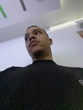 AlphaMasterXxx online show from November 30, 2025, 1:04 pm