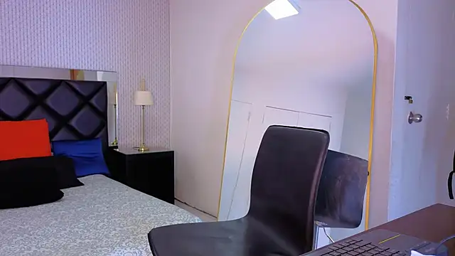 mysterius boy online show from October 19, 2025, 1:45 pm