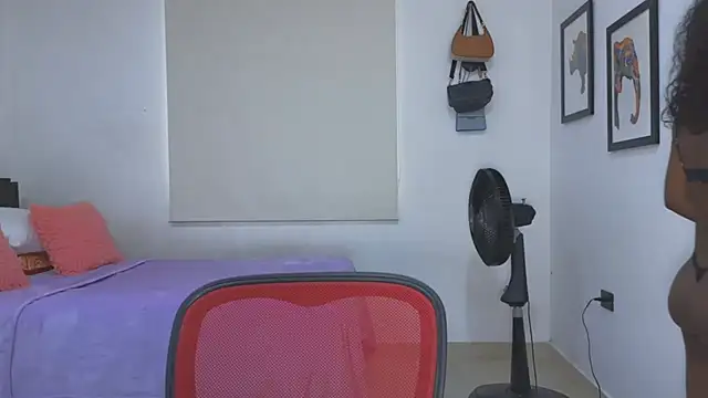 EmilyKisx online show from September 30, 2025, 2:55 pm