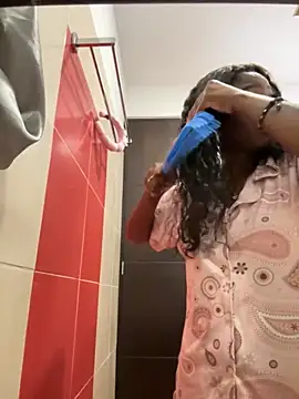 EmilyKisx online show from October 8, 2025, 1:31 pm