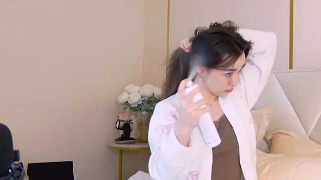 MiaMarlow online show from November 16, 2025, 9:09 pm