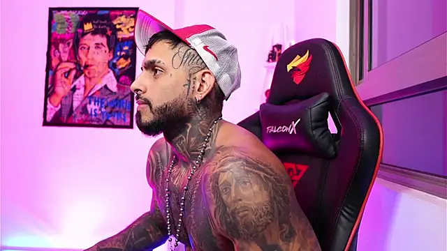 Snapshot of logan_hugh8 chatting on October 18, 2025, 2:58 am logan hugh8 online show from October 18, 2025, 2:58 am