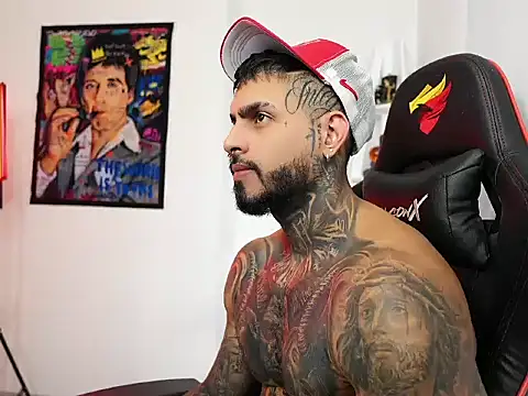 Snapshot of logan_hugh8 chatting on October 19, 2025, 9:04 pm logan hugh8 online show from October 19, 2025, 9:04 pm