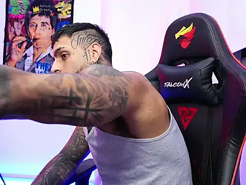 Snapshot of logan_hugh8 chatting on October 22, 2025, 3:51 am logan hugh8 online show from October 22, 2025, 3:51 am