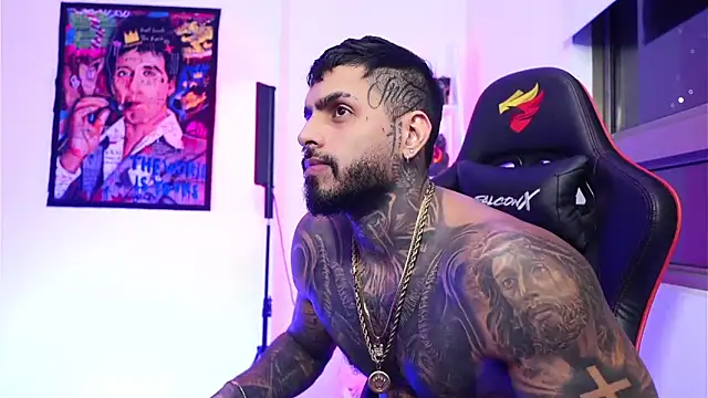 Snapshot of logan_hugh8 chatting on November 12, 2025, 4:57 am logan hugh8 online show from November 12, 2025, 4:57 am