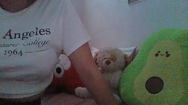 jenmarquez  online show from November 11, 2025, 8:09 pm