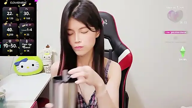 Alina10932 online show from September 18, 2025, 7:54 am