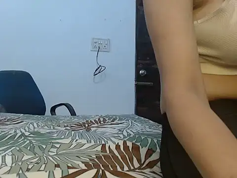 Snapshot of soya_queen chatting on November 10, 2025, 8:24 am soya queen online show from November 10, 2025, 8:24 am