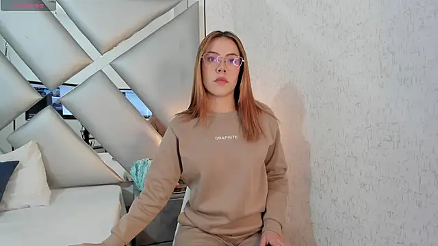 CRISTALEVANS VC online show from September 17, 2025, 12:40 pm
