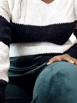 Snapshot of Laxmi_89 chatting on November 29, 2025, 3:31 am Laxmi 89 online show from November 29, 2025, 3:31 am