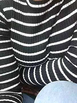 Snapshot of Laxmi_89 chatting on December 4, 2025, 3:27 am Laxmi 89 online show from December 4, 2025, 3:27 am