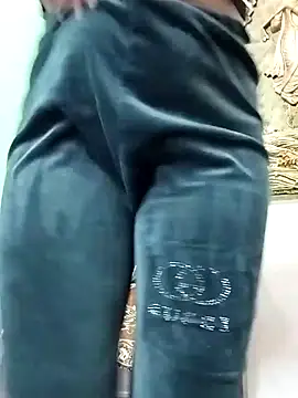 Snapshot of Laxmi_89 chatting on December 5, 2025, 3:04 am Laxmi 89 online show from December 5, 2025, 3:04 am