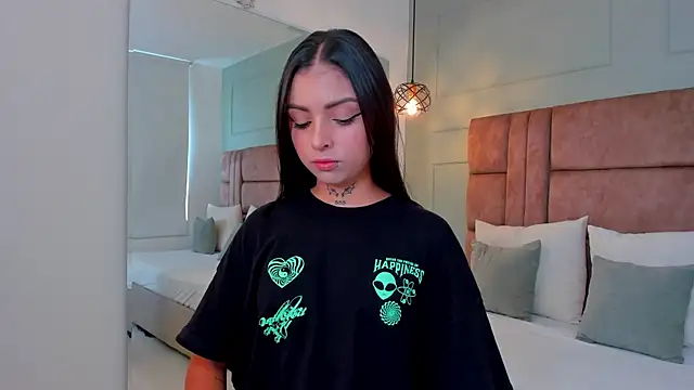 Snapshot of hannah_miltonn chatting on September 21, 2025, 7:26 pm hannah miltonn online show from September 21, 2025, 7:26 pm