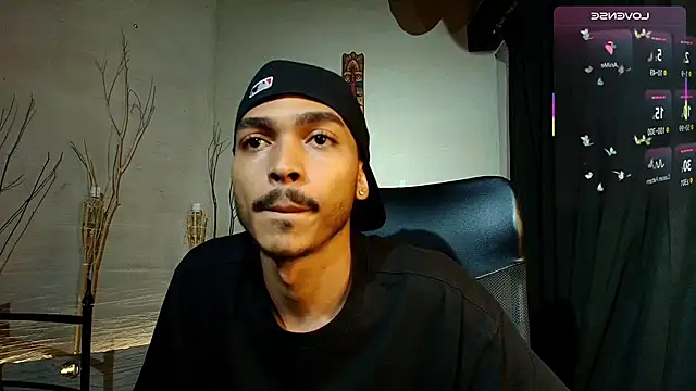 Snapshot of MarcusRain_ chatting on October 17, 2025, 7:27 pm MarcusRain online show from October 17, 2025, 7:27 pm