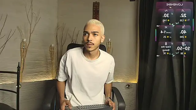 Snapshot of MarcusRain_ chatting on October 19, 2025, 8:20 pm MarcusRain online show from October 19, 2025, 8:20 pm