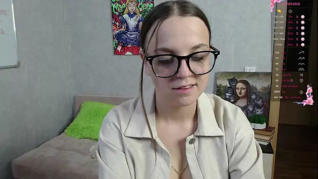 Violetwin online show from September 27, 2025, 6:46 pm