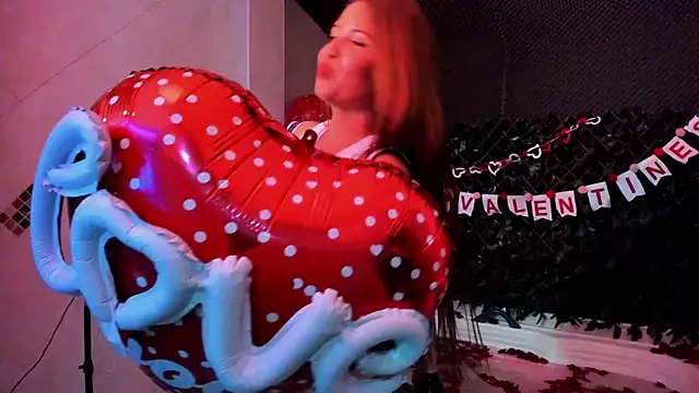Snapshot of becca_scotts chatting on September 21, 2025, 1:29 am becca scotts online show from September 21, 2025, 1:29 am