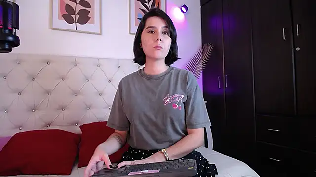 Snapshot of barbyehot chatting on December 14, 2025, 1:33 am barbyehot online show from December 14, 2025, 1:33 am