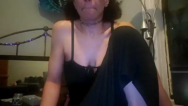 puddled wonderland online show from September 28, 2025, 12:05 am