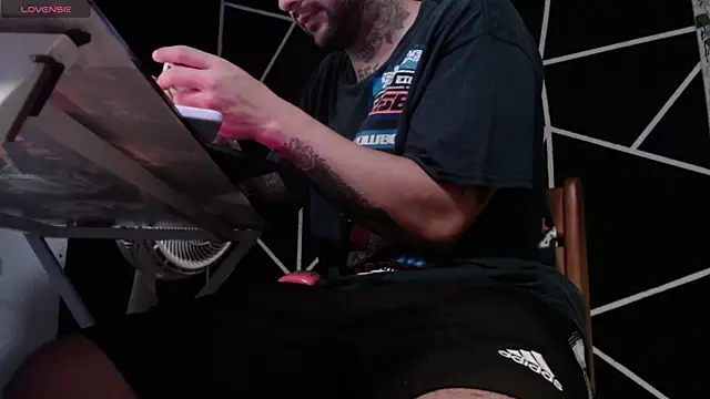 nicolastorres99 online show from November 5, 2025, 6:30 pm