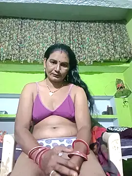 Snapshot of ZIVAA chatting on October 17, 2025, 9:56 am ZIVAA online show from October 17, 2025, 9:56 am